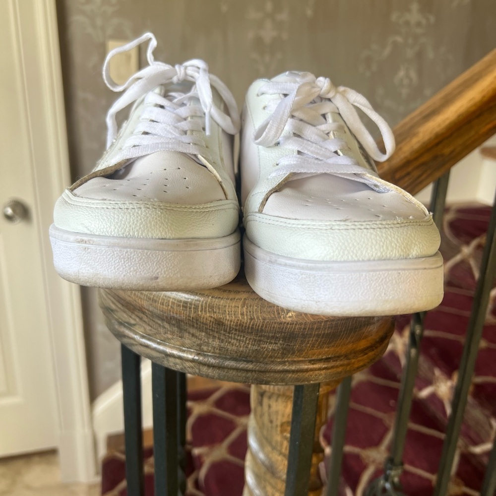 Michael Kors, ladies white and silver sneaker excellent condition size 10 - Picture 5 of 13